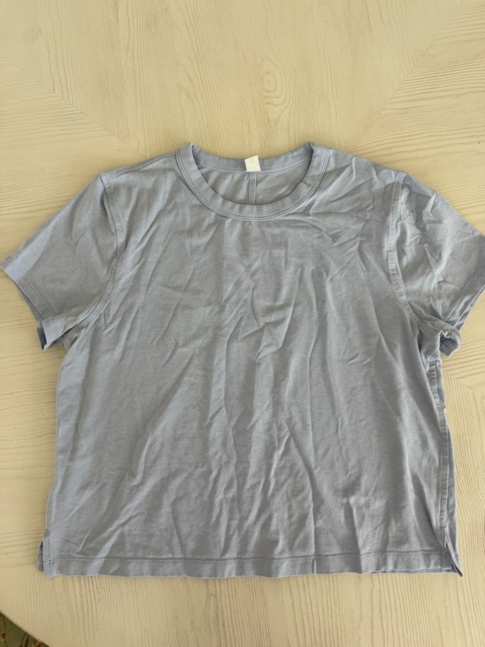 GUC Lululemon lavender cropped tee